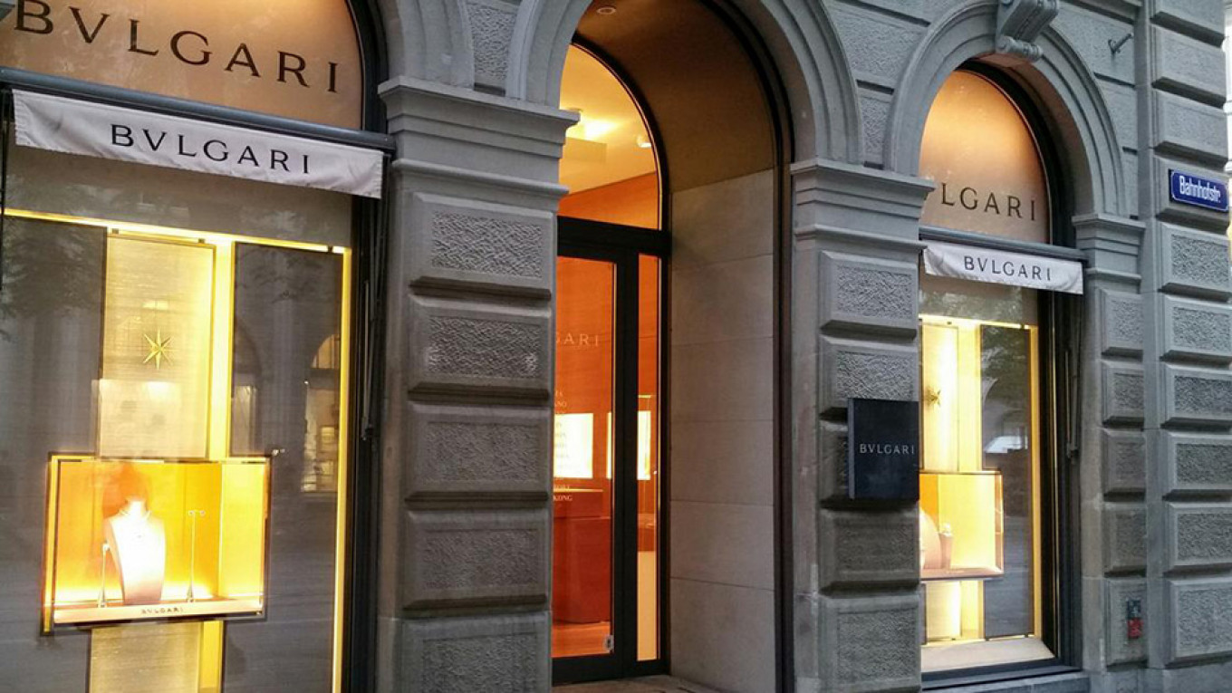 Бутик Bulgari на Банхоффштрассе, где по словам Волковой Зюзин купил ей украшения общей стоимостью 800 тысяч долларов США. Bulgari